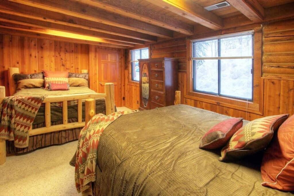 Log Cabin On The Stream Sundance, Utah Exterior photo